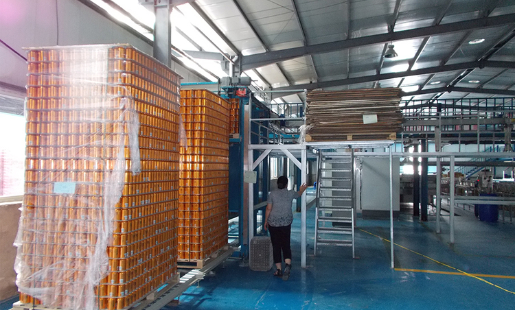 De-palletizing system