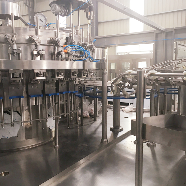 CO2 Drinks Cold Filling Machine